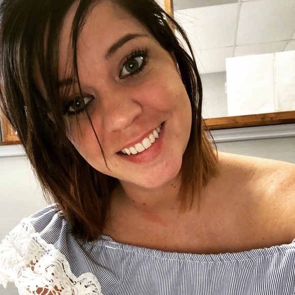 Meet your Posher, Kelli - Picture 1 of 1